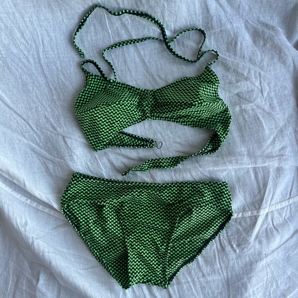 Bikini Set - Picture 2 of 3